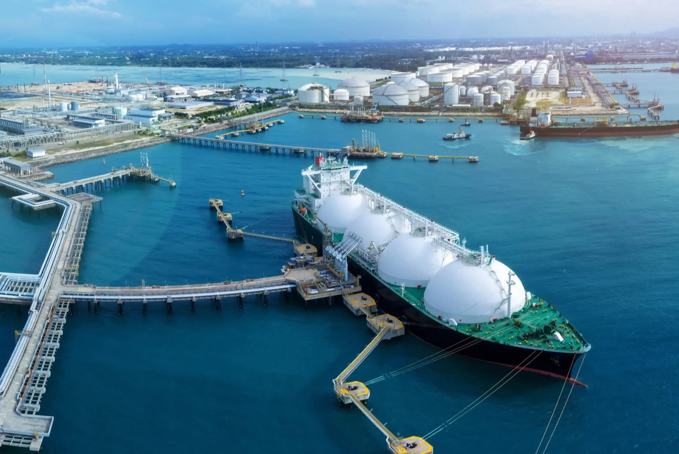Liquid bulk cargo — ISO tank containers and tanker for chemicals and oils